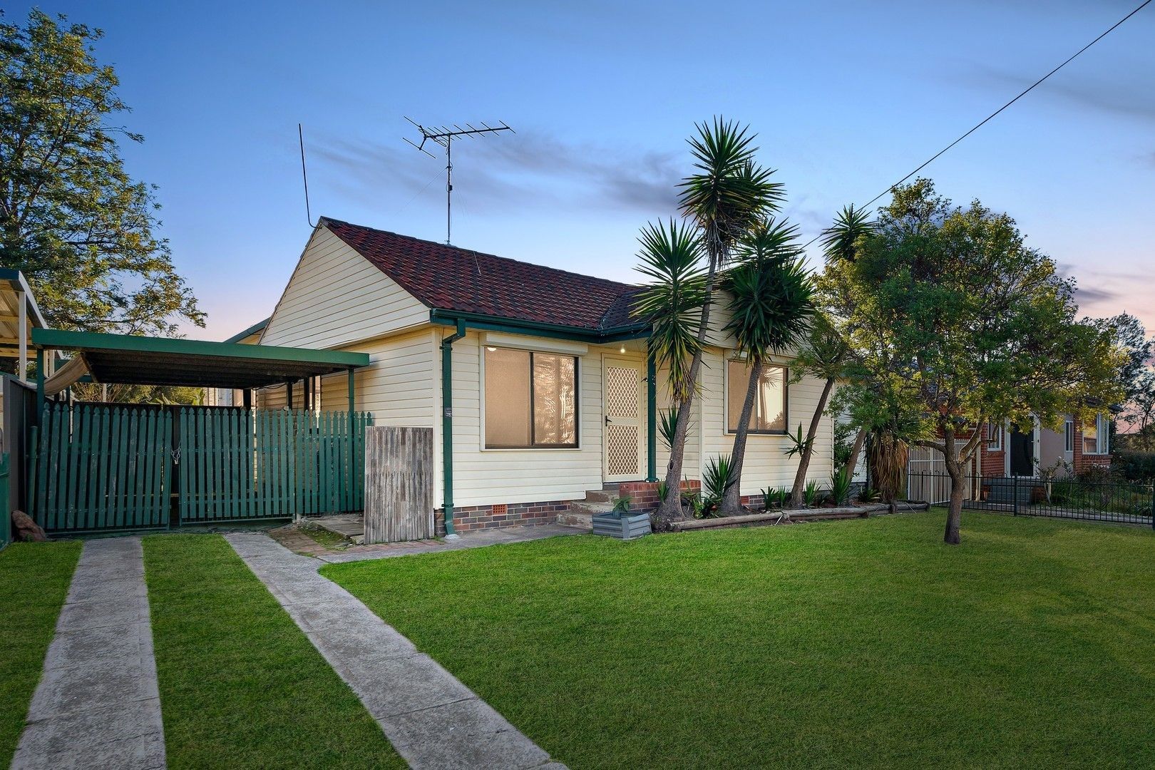 3 bedrooms House in 23 Hargrave Street LEUMEAH NSW, 2560