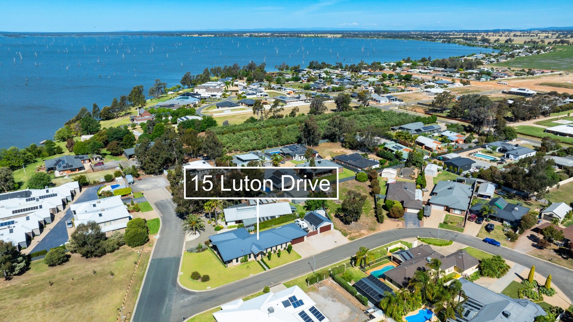 4 bedrooms House in 15 Luton Drive YARRAWONGA VIC, 3730