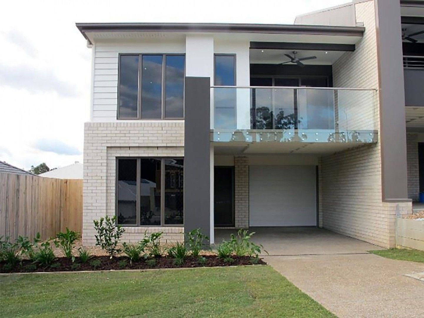 4 bedrooms House in 29 Moontide Way SPRINGFIELD LAKES QLD, 4300
