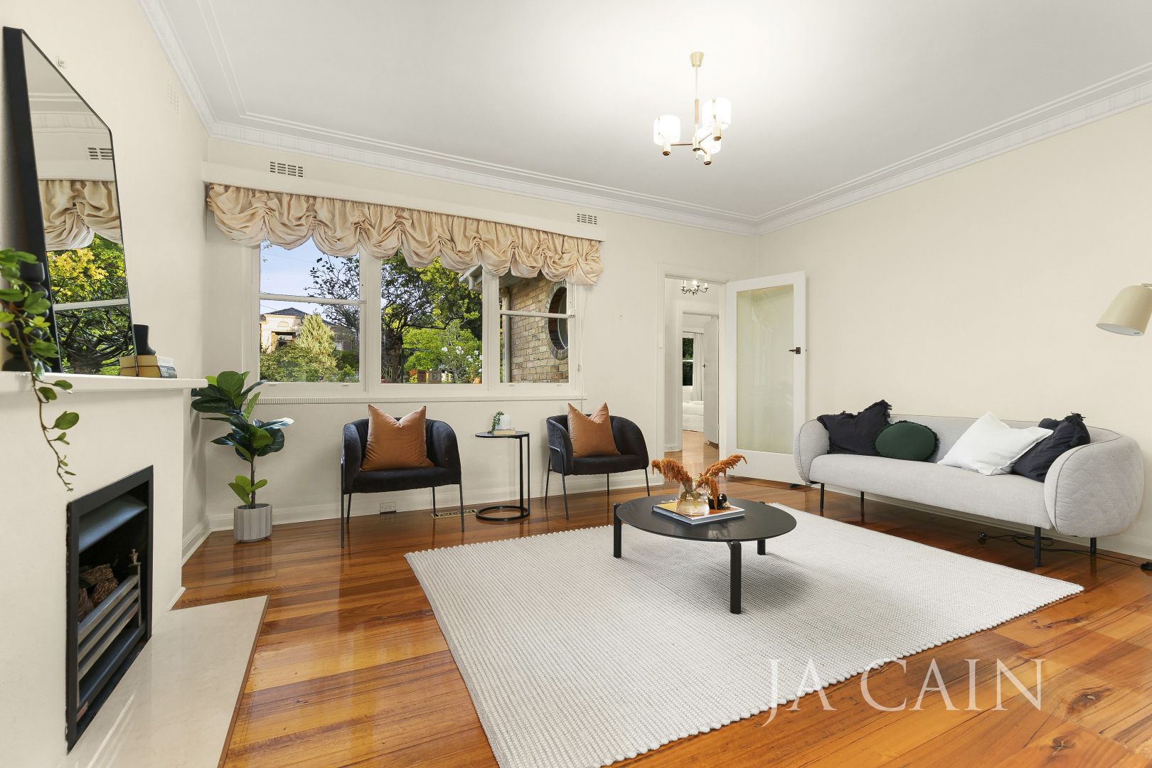 22 Howie Street, Glen Iris VIC 3146, Image 2