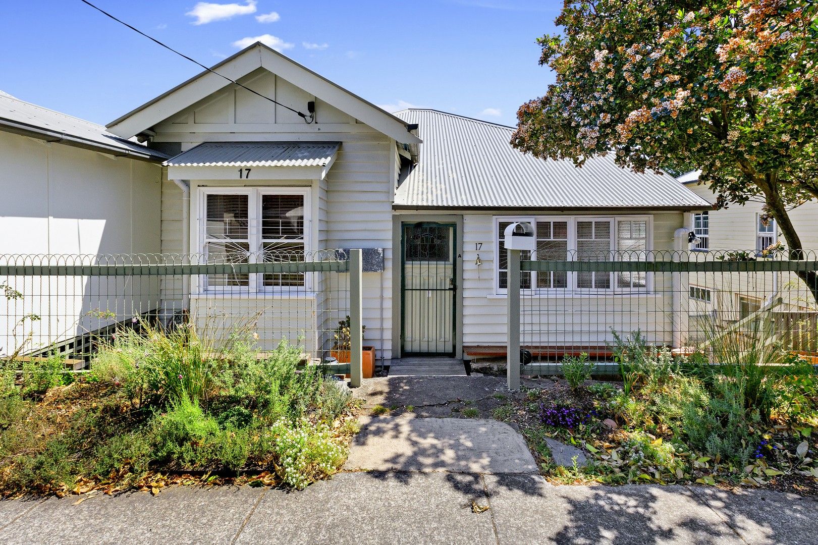 2 bedrooms House in 17a Crowther St WEST END QLD, 4101