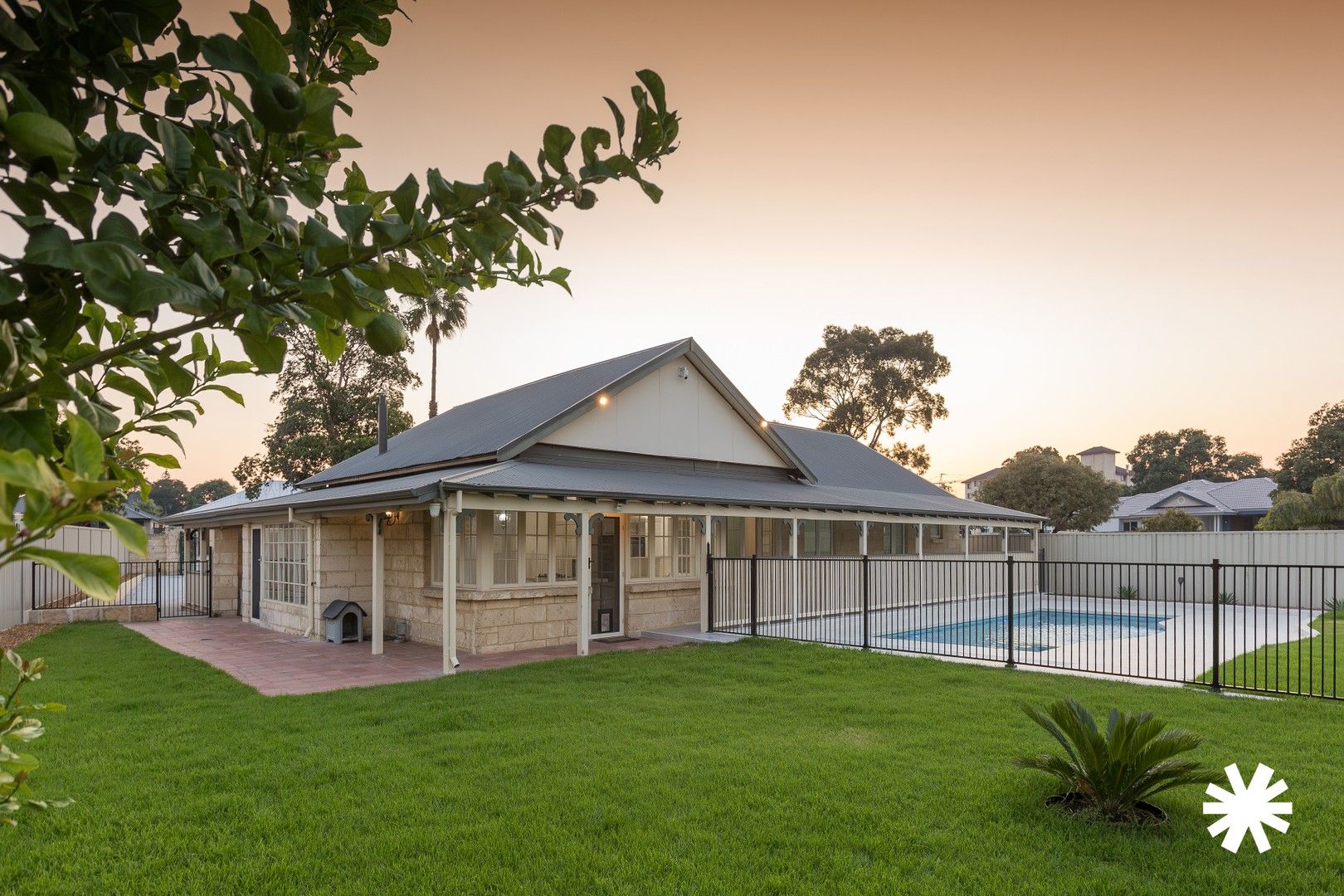 5 bedrooms House in 23 Toorak Road RIVERVALE WA, 6103