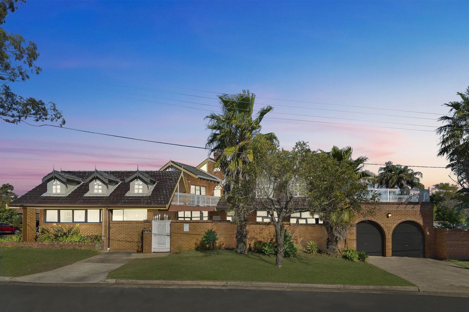 7 bedrooms House in 817-819 Punchbowl Road PUNCHBOWL NSW, 2196