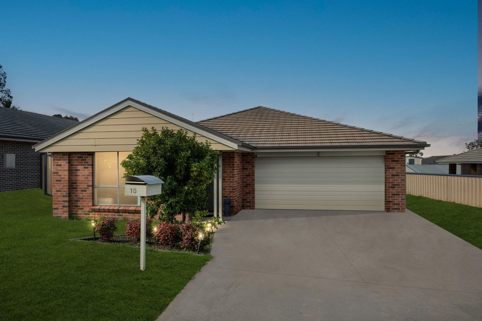 4 bedrooms House in 18 Tempranillo Crescent CESSNOCK NSW, 2325
