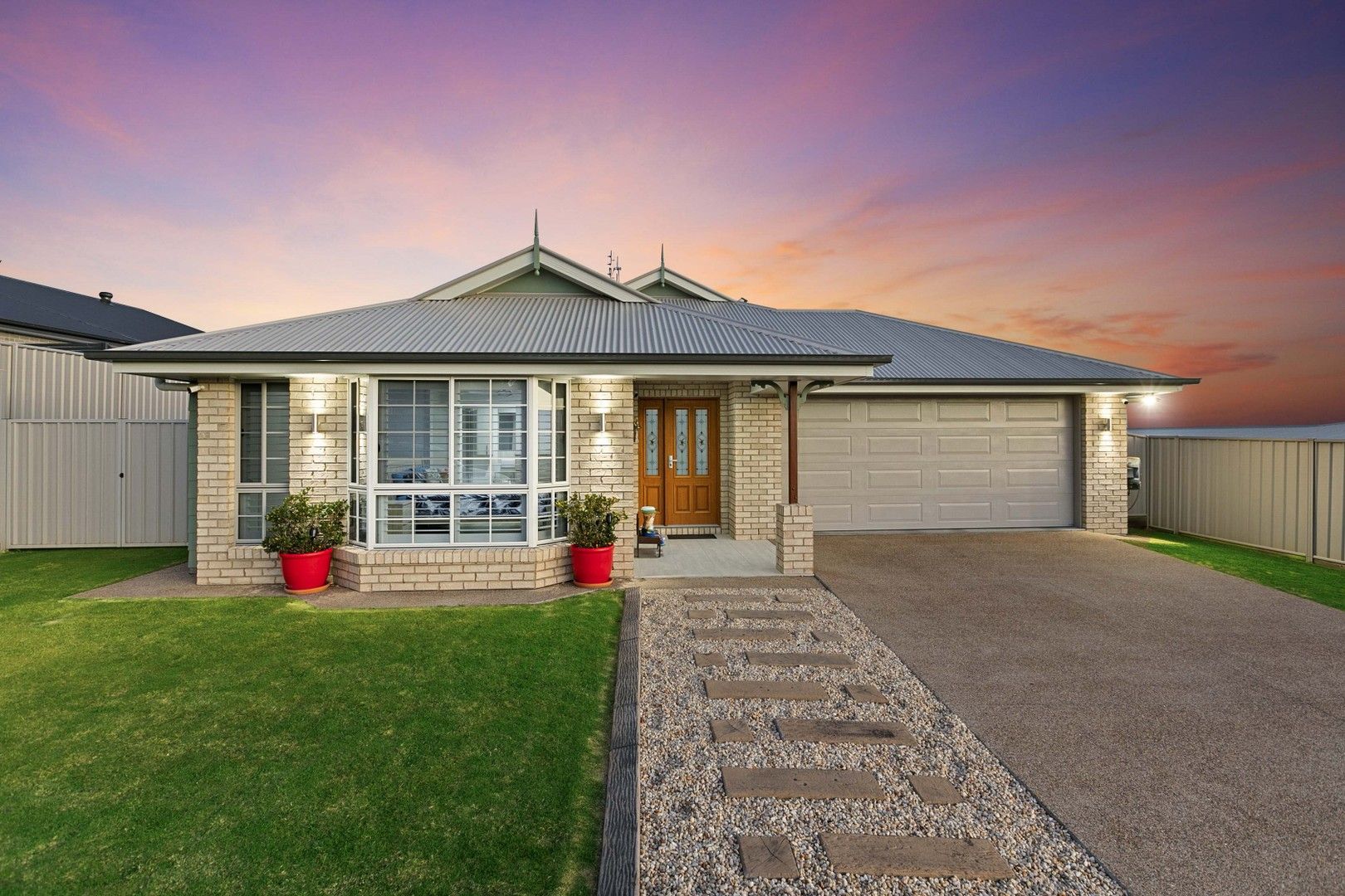 4 bedrooms House in 42 Peppermint Circuit NIKENBAH QLD, 4655