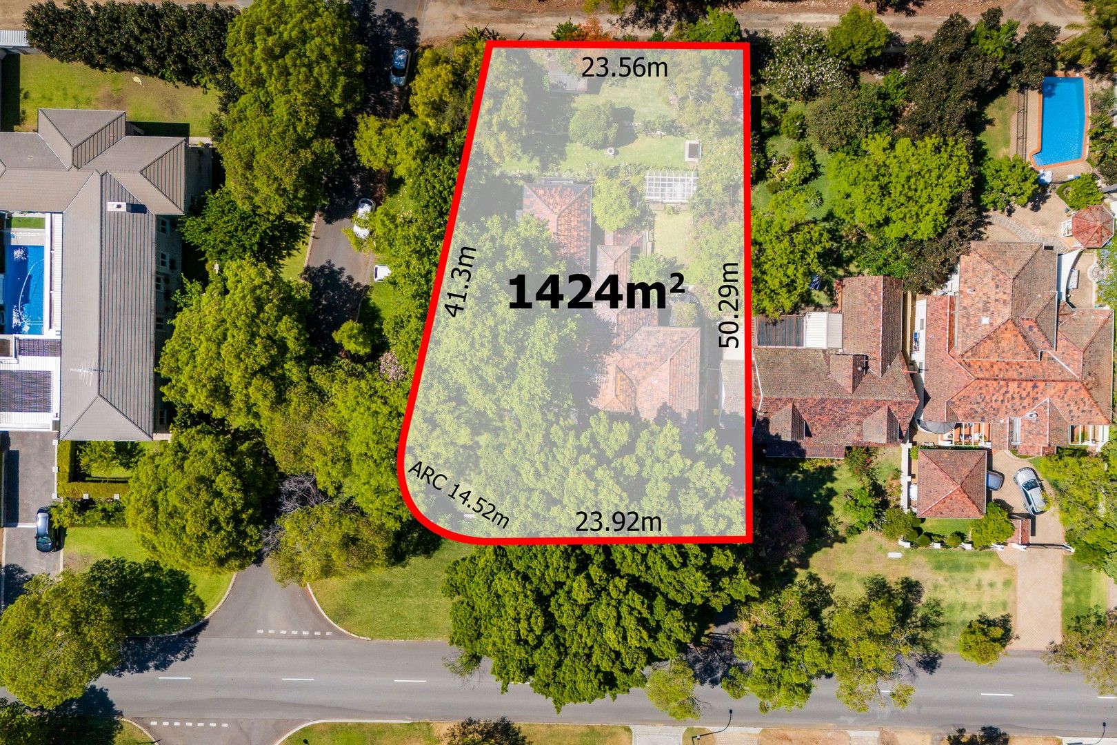 6 bedrooms House in 28 Waratah Avenue DALKEITH WA, 6009