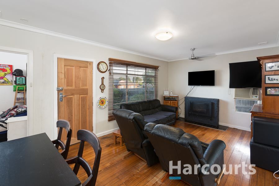 21 Curtin crescent, Dandenong North VIC 3175, Image 2