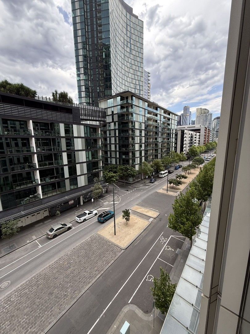2 bedrooms Apartment / Unit / Flat in 405W/888 Collins St DOCKLANDS VIC, 3008