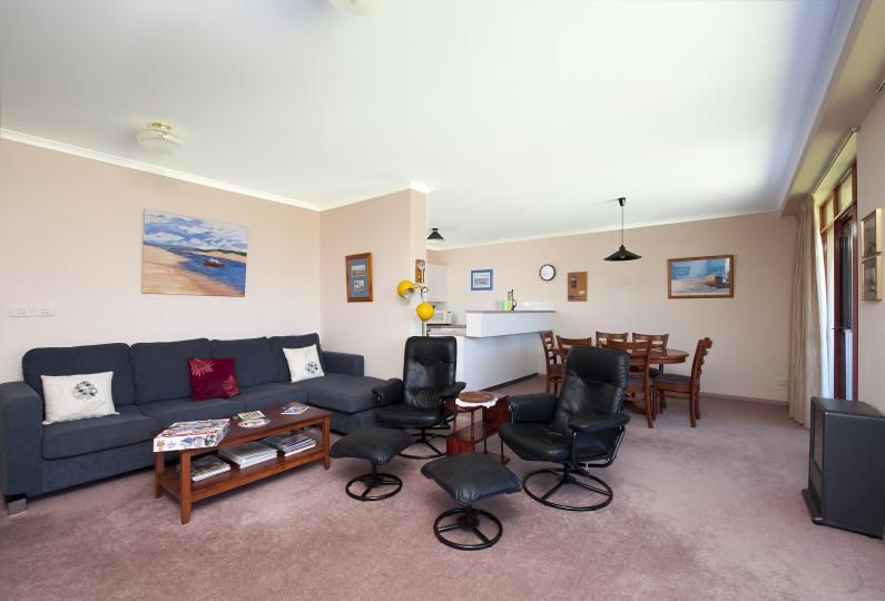 10/1a Mitchell Parade, Mollymook NSW 2539, Image 2