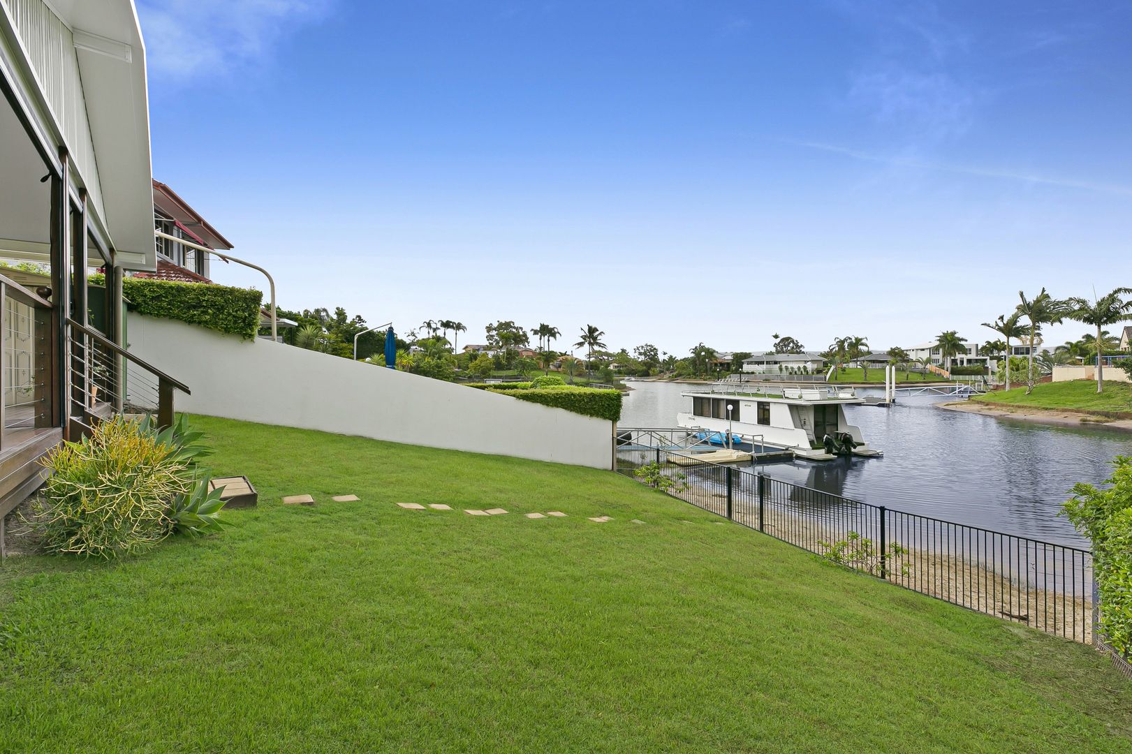 142 Campbell Street, Sorrento QLD 4217, Image 2