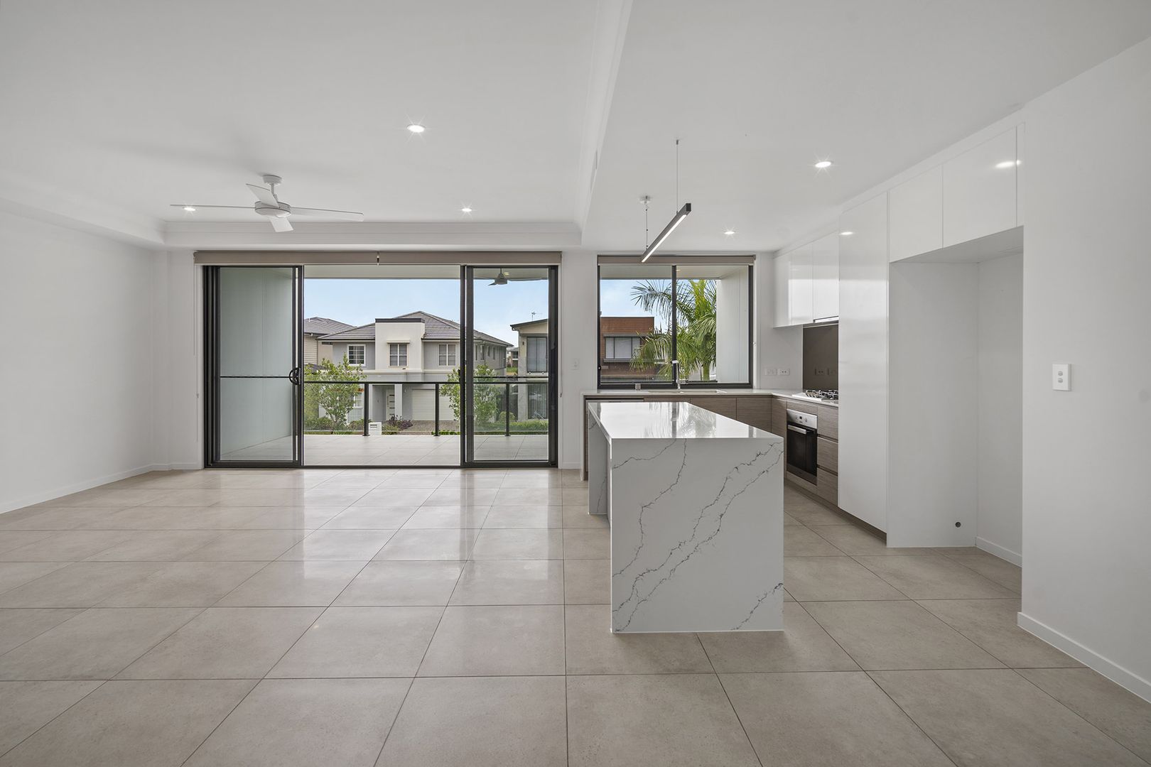 32 Park Cove Bvd, Hope Island QLD 4212, Image 2