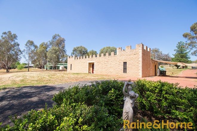 Picture of 108-110 Wellington Street "The Castle", GEURIE NSW 2818