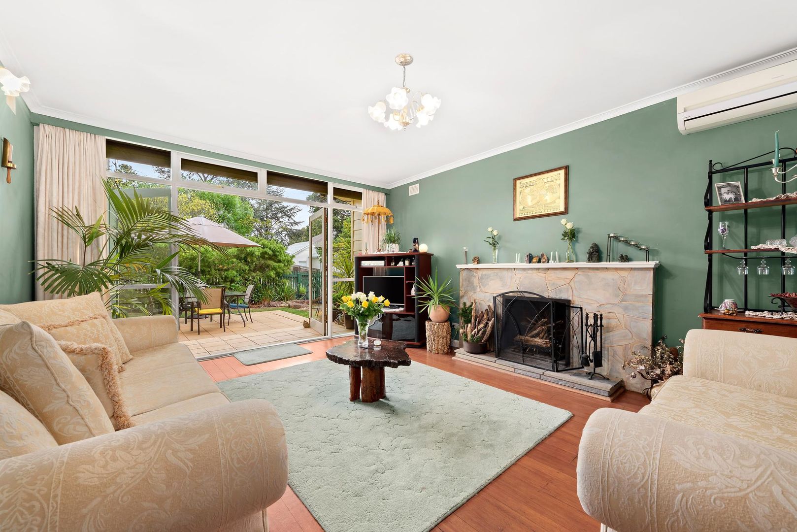 1/5 Linden Street, Blackburn VIC 3130, Image 2