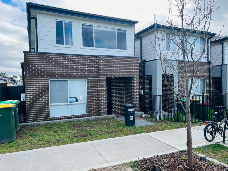 4 bedrooms House in 3 Lamia Street BARDIA NSW, 2565