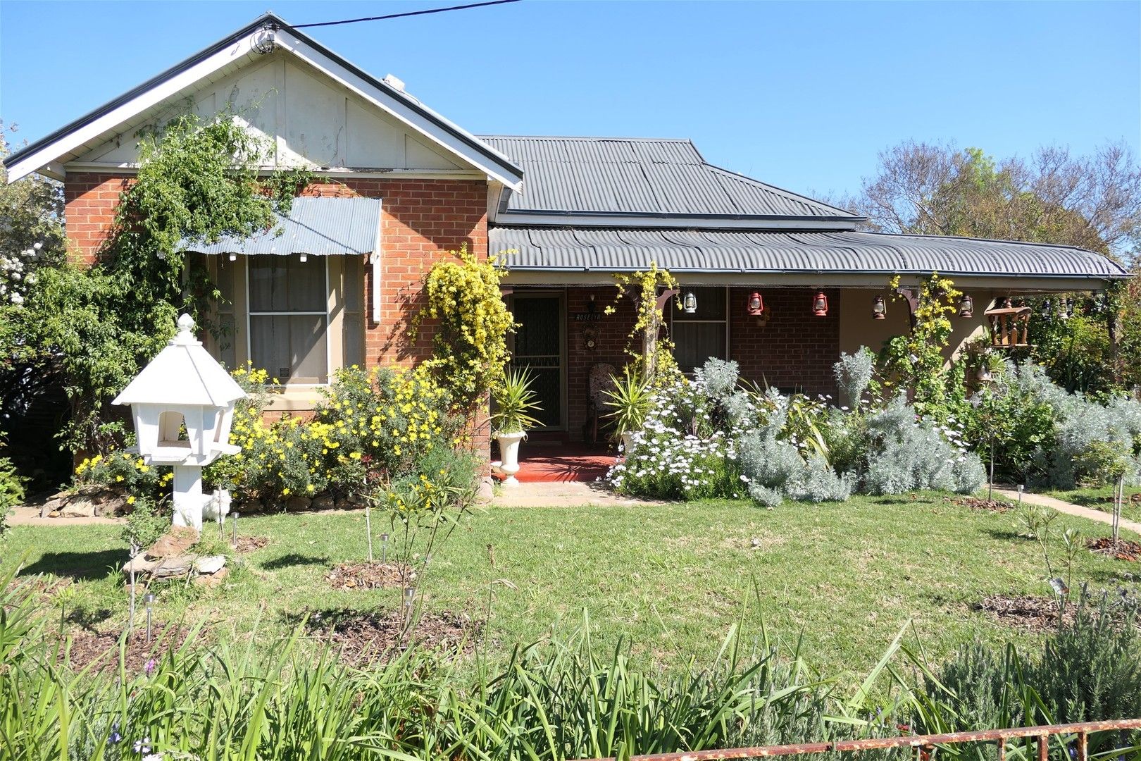 Cowra NSW 2794 3 beds house for Sale, 369,000 2018070993 Domain