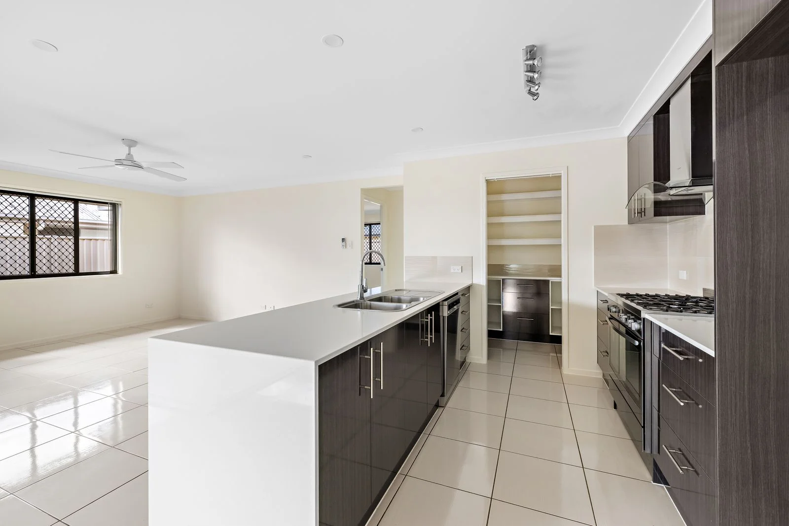 Additional image 9 of 33 Hooper Street, Birkdale QLD 4159