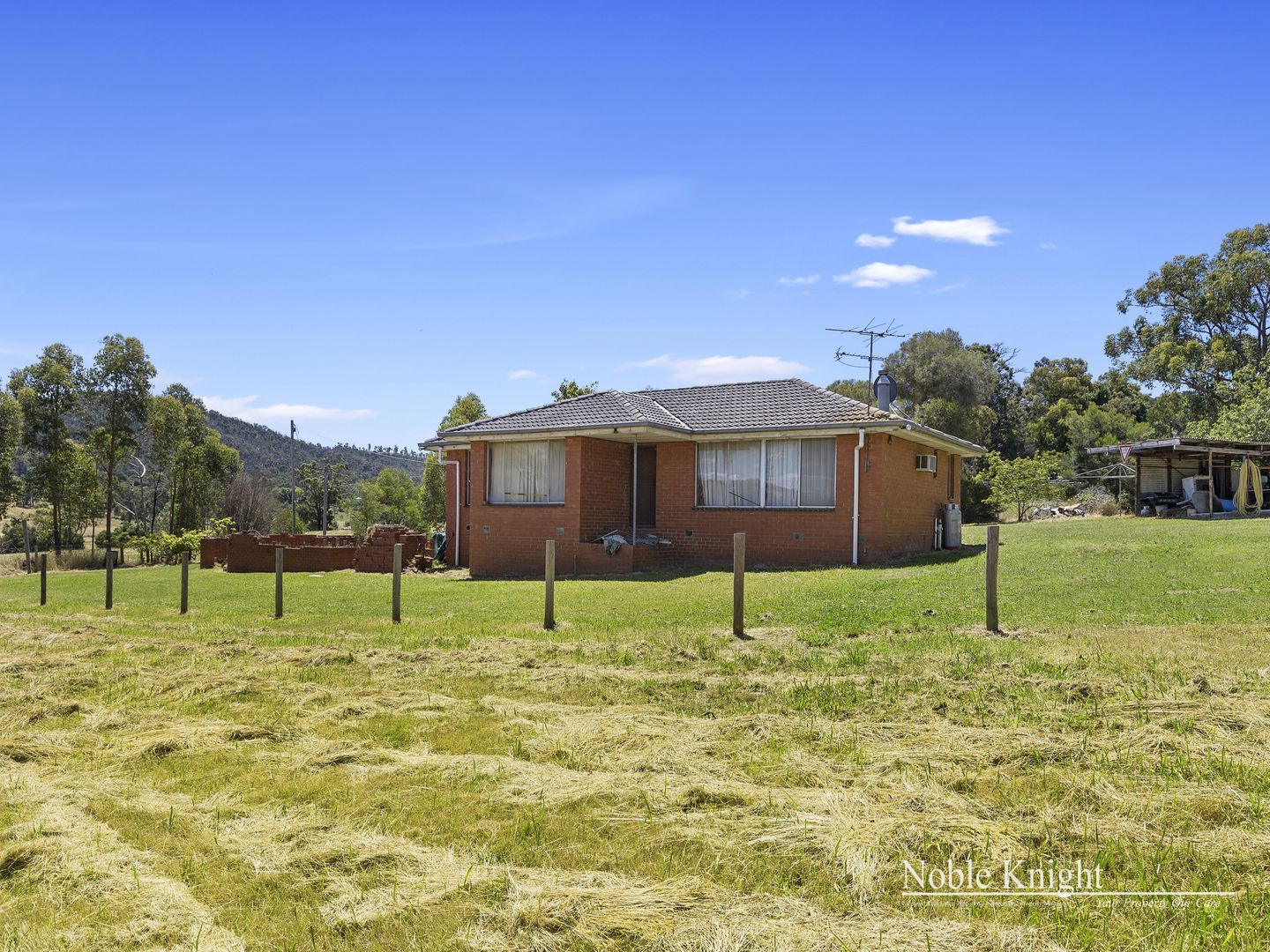 240 Long Gully Road, Healesville VIC 3777, Image 2