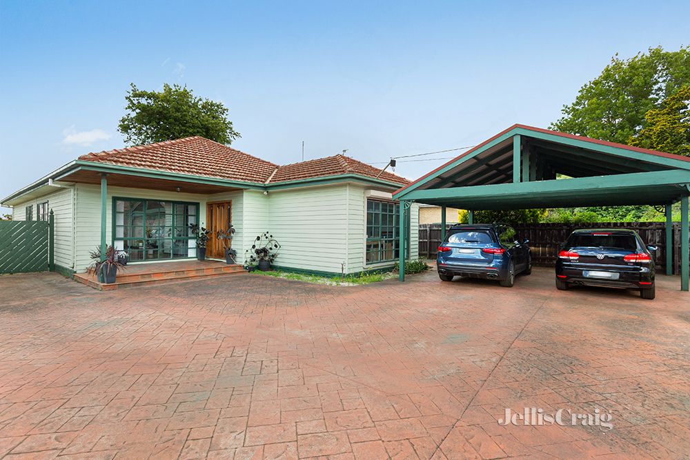 4 bedrooms House in 69 Waiora Road HEIDELBERG HEIGHTS VIC, 3081