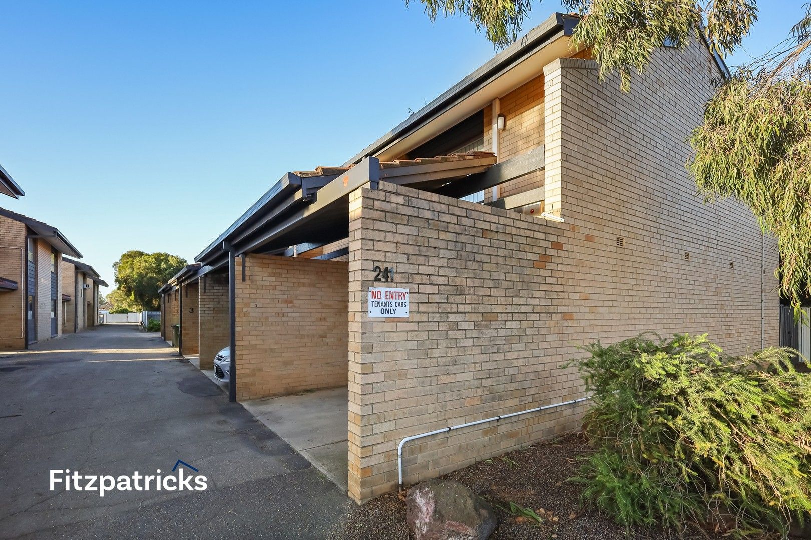 2 bedrooms Apartment / Unit / Flat in 1/241-243 Edward Street WAGGA WAGGA NSW, 2650