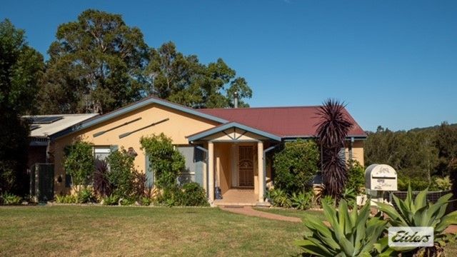 4 bedrooms House in 14 Karoola Crescent SURFSIDE NSW, 2536