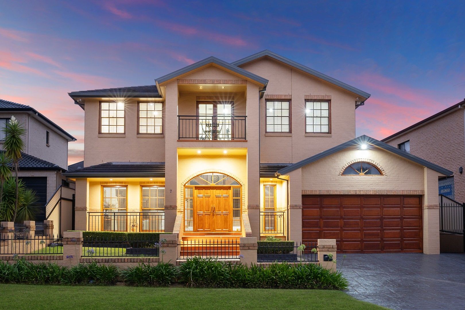 5 bedrooms House in 7 Anjou Circuit CECIL HILLS NSW, 2171