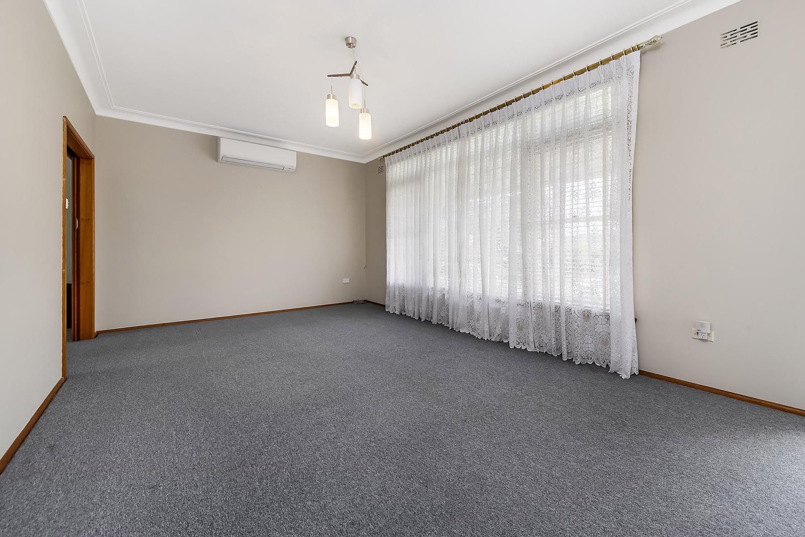 25A Mountview Ave, Beverly Hills NSW 2209, Image 2