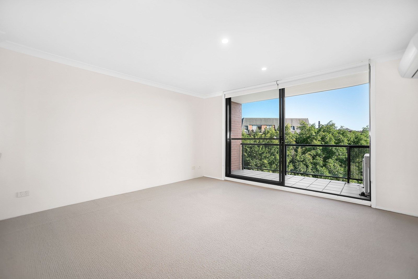 6502/177-219 Mitchell Road, Erskineville NSW 2043, Image 2