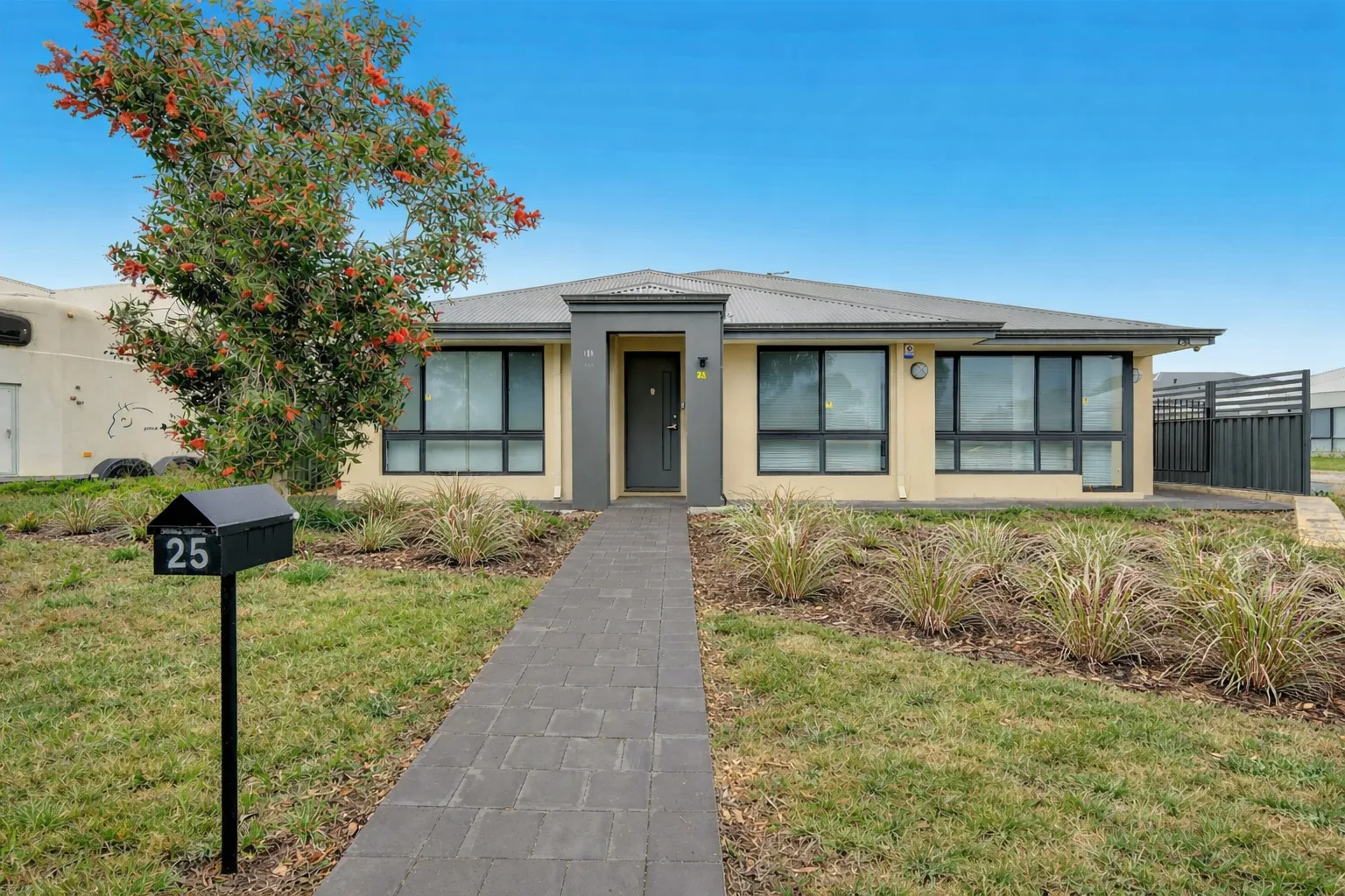 Best Value in Madora Bay!! Coastal Living in the Heart of Madora Bay