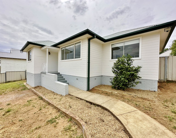 3 Brock Street, Young NSW 2594