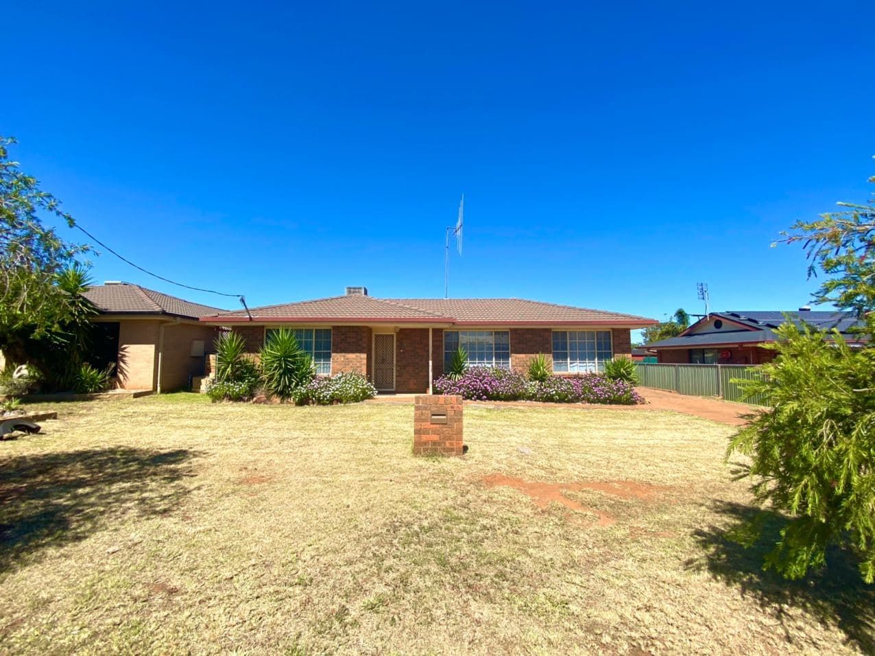 37 Flinders Street, Parkes NSW 2870