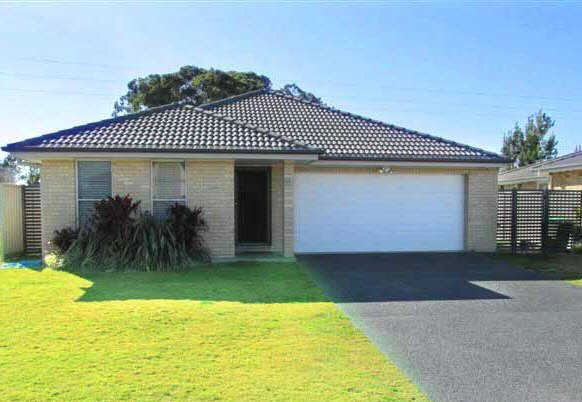 27 Correa Close, Tuncurry NSW 2428