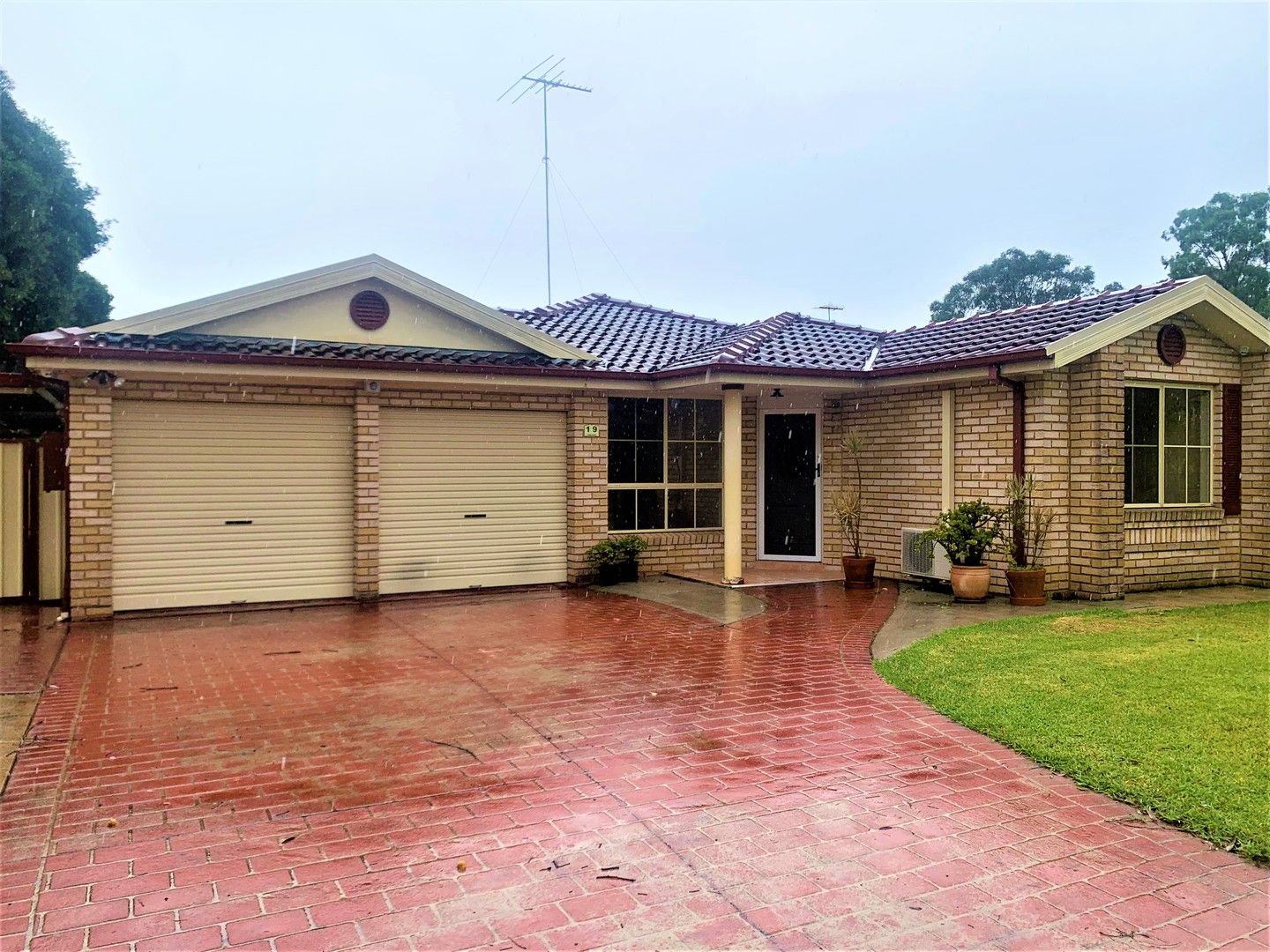 4 bedrooms House in 19 Florence St OAKHURST NSW, 2761