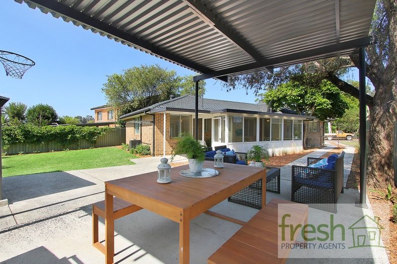 8 Waterside Close, Point Clare NSW 2250, Image 2