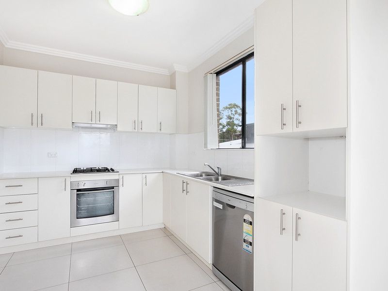 3/7 Pitt Street, Parramatta NSW 2150, Image 2