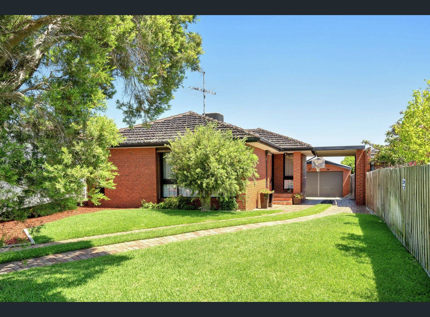 4 bedrooms House in 7 Hedgerow Court KEILOR EAST VIC, 3033