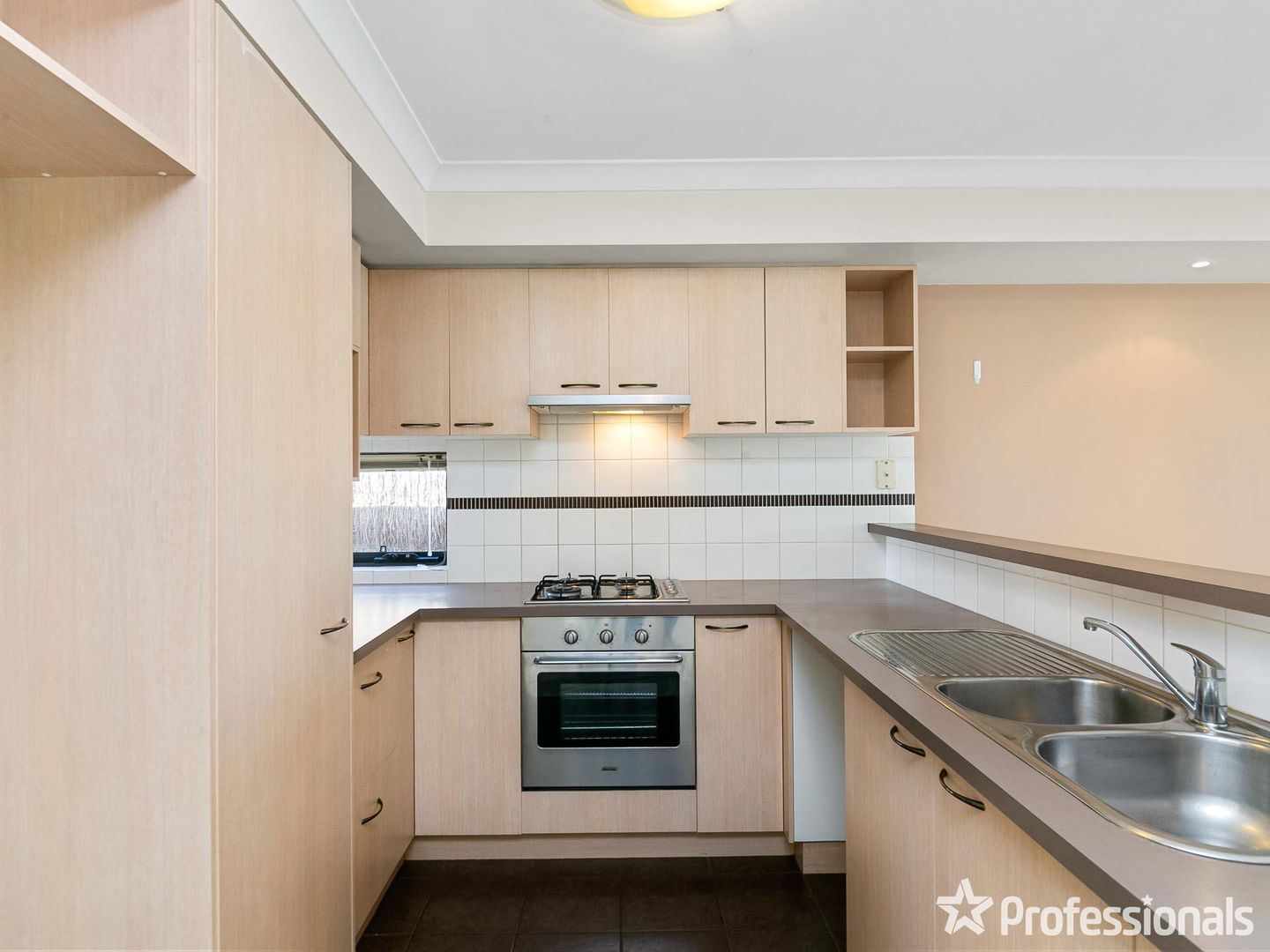 23 Yarra Promenade, Hammond Park WA 6164, Image 2