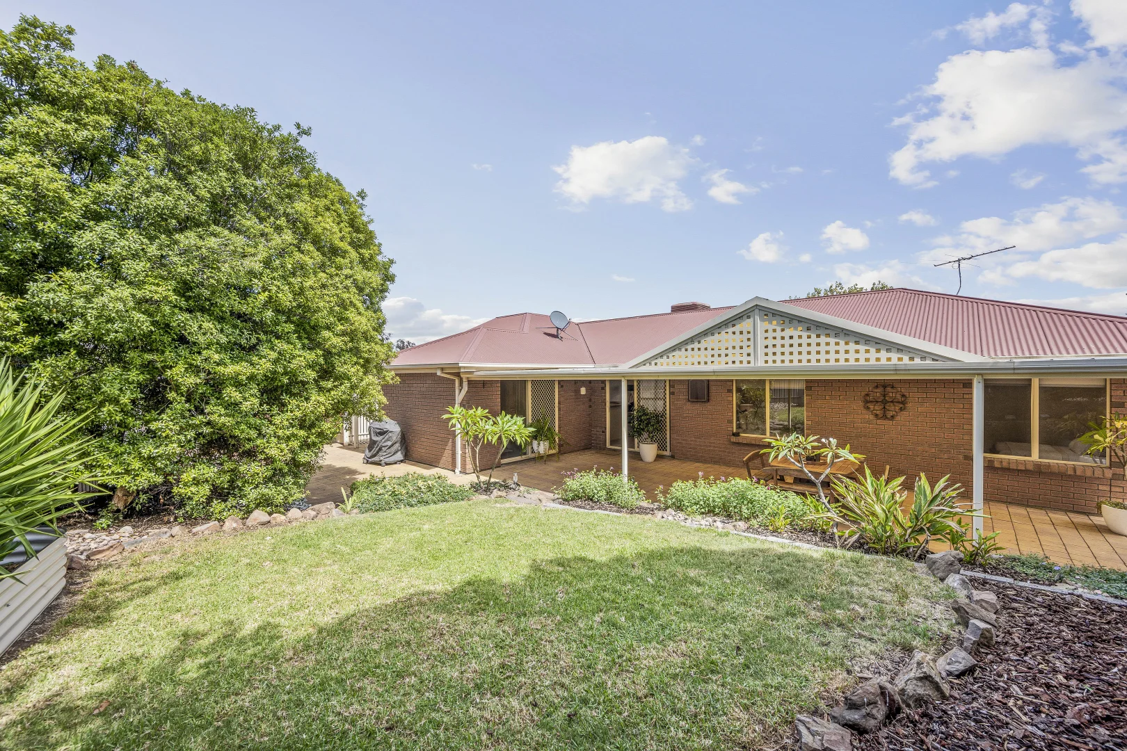 Additional image 26 of 2 The Crescent, Seaford Rise SA 5169