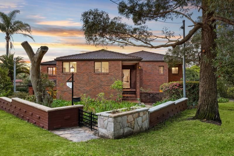 4 bedrooms House in 15 Linkmead Avenue CLONTARF NSW, 2093