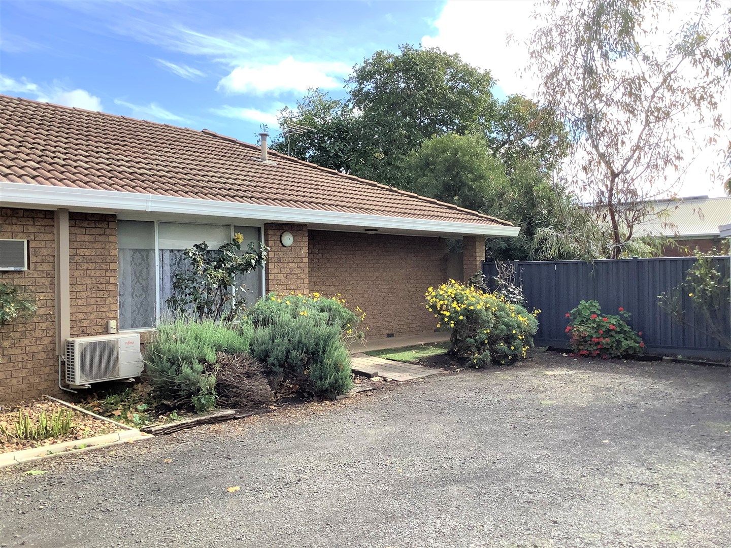 2 bedrooms Apartment / Unit / Flat in 2/2 Turner Street BACCHUS MARSH VIC, 3340