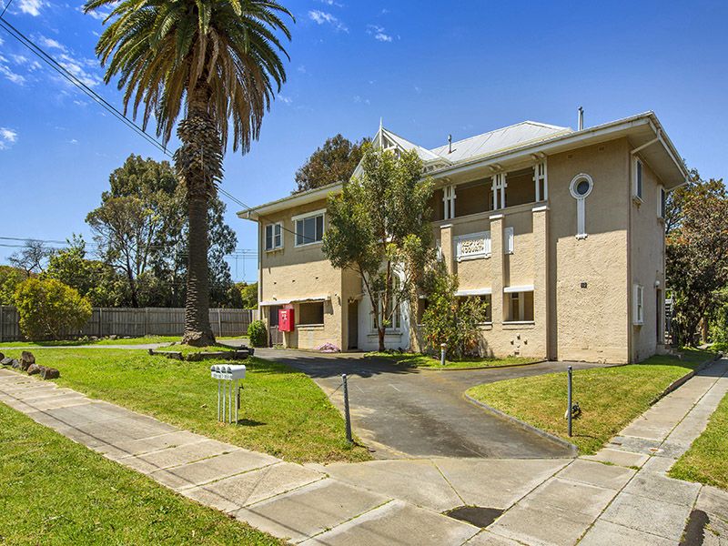 10 Elm Avenue, ELSTERNWICK VIC 3185, Image 0