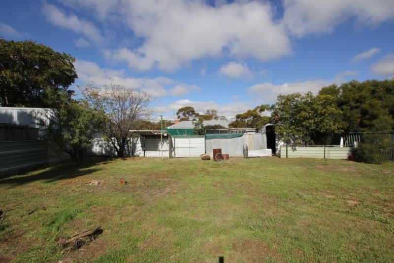 11 James Street, Kellerberrin WA 6410, Image 2