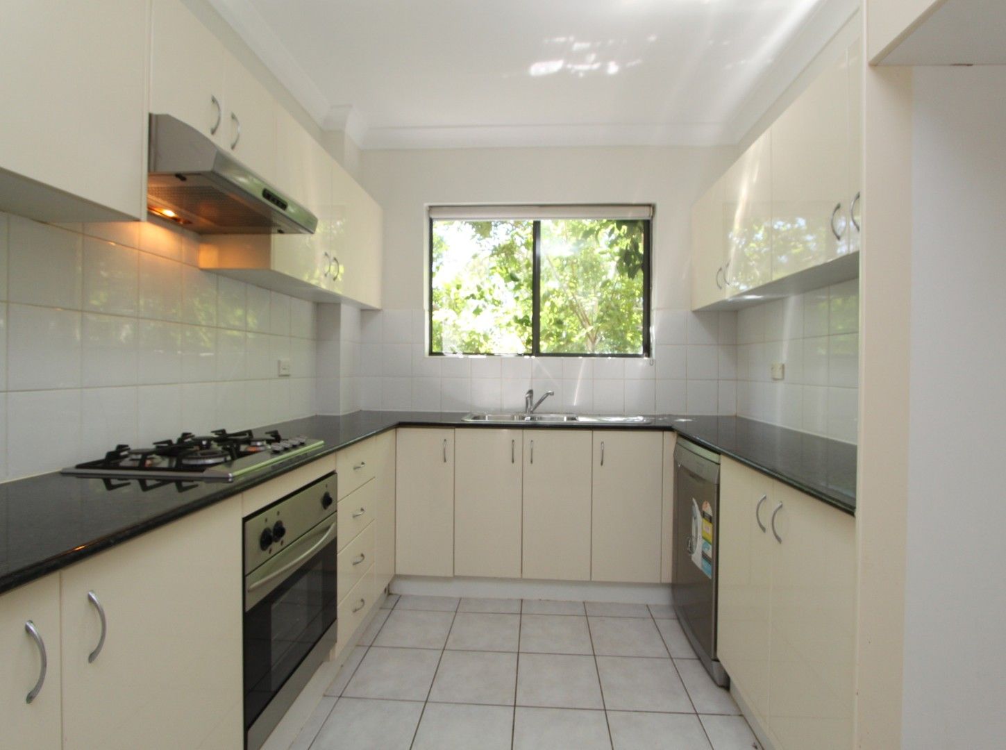 2 bedrooms Apartment / Unit / Flat in 11/6-7 Rena SOUTH HURSTVILLE NSW, 2221