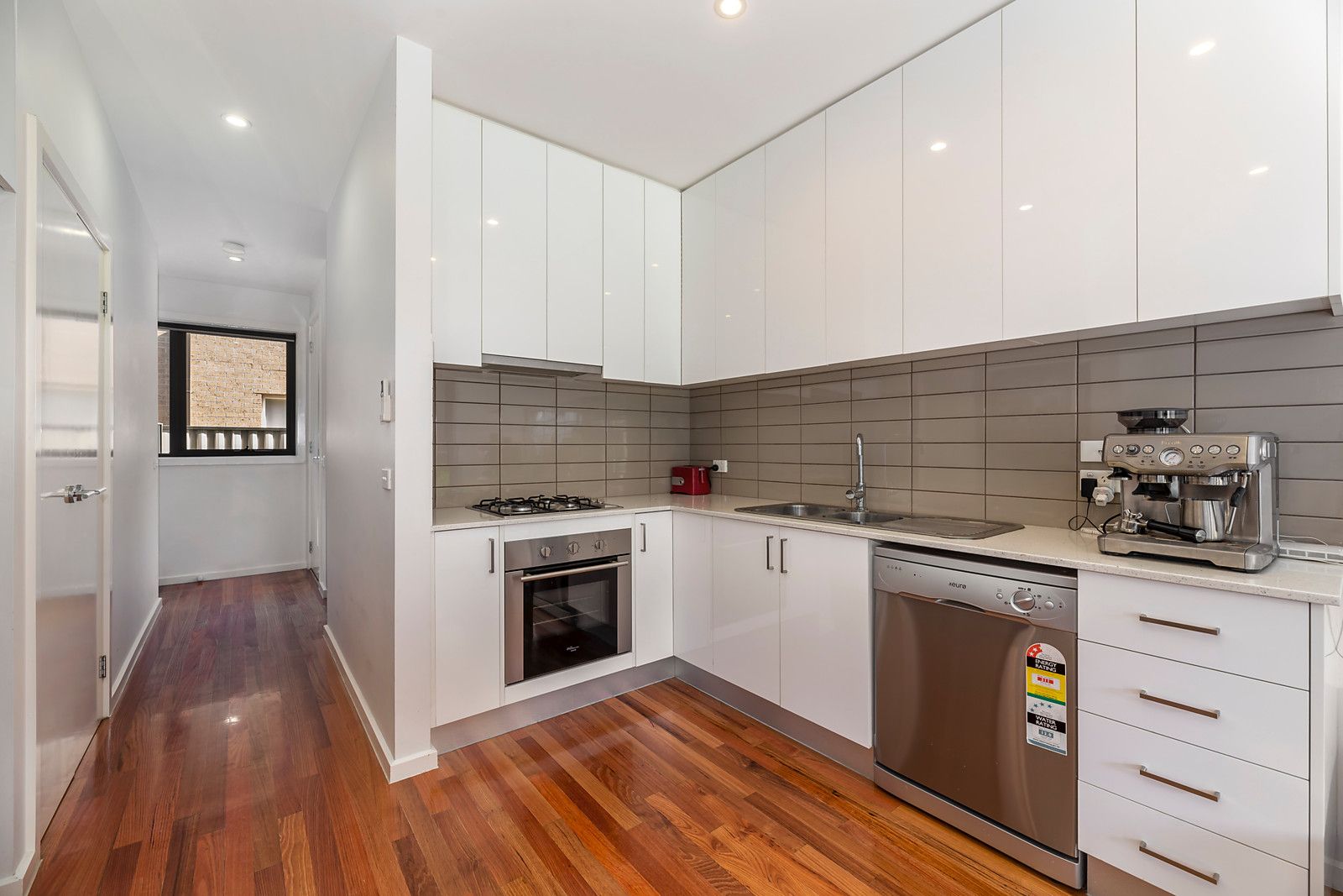 6/297a Cumberland Road, Pascoe Vale VIC 3044, Image 2