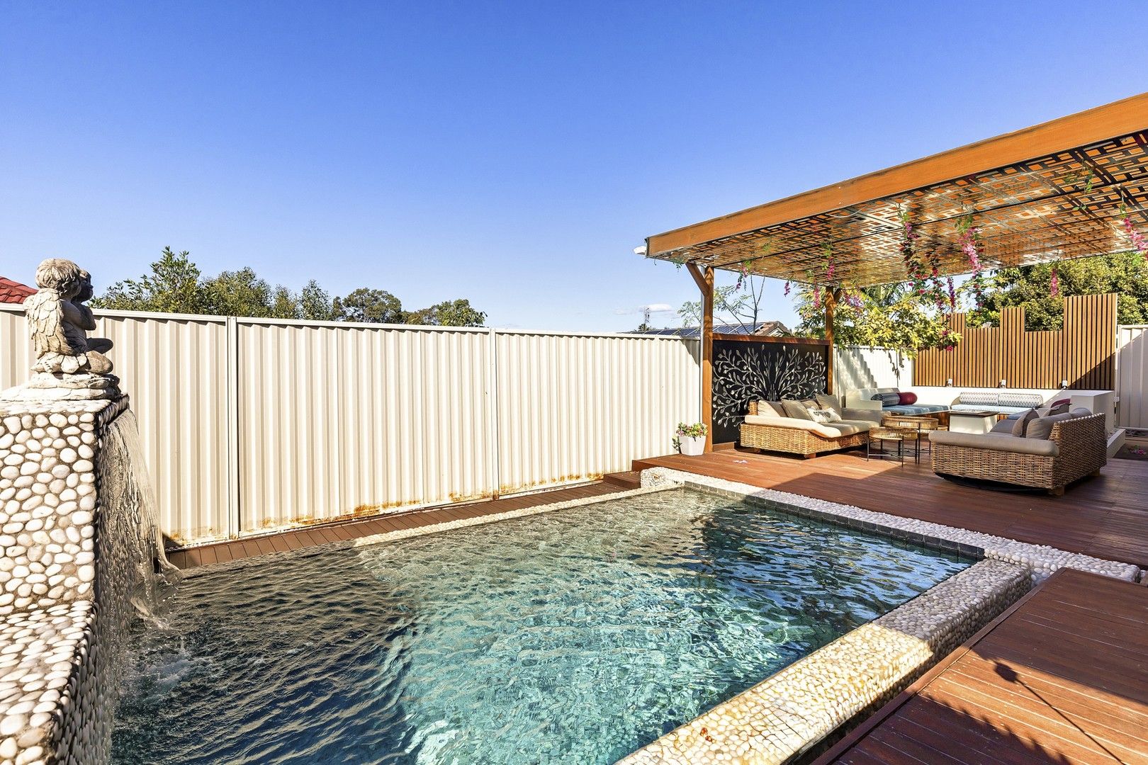 4 bedrooms House in 22 Sugargum Court MOLENDINAR QLD, 4214