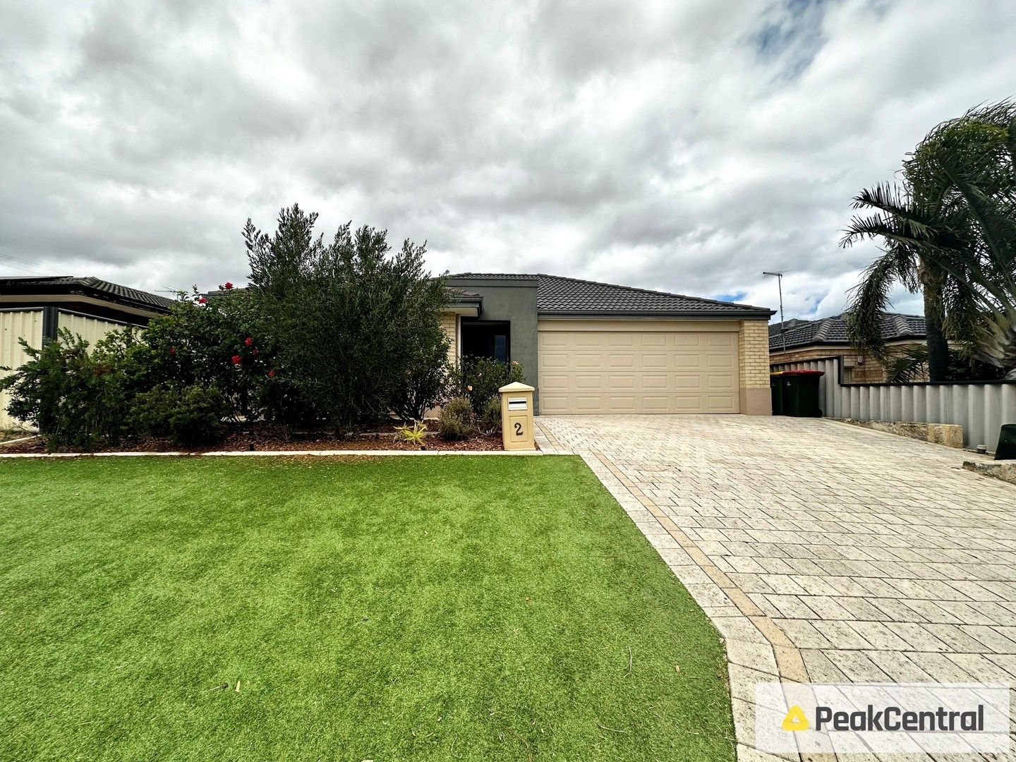 3 bedrooms House in 2 Okra Court LAKE COOGEE WA, 6166