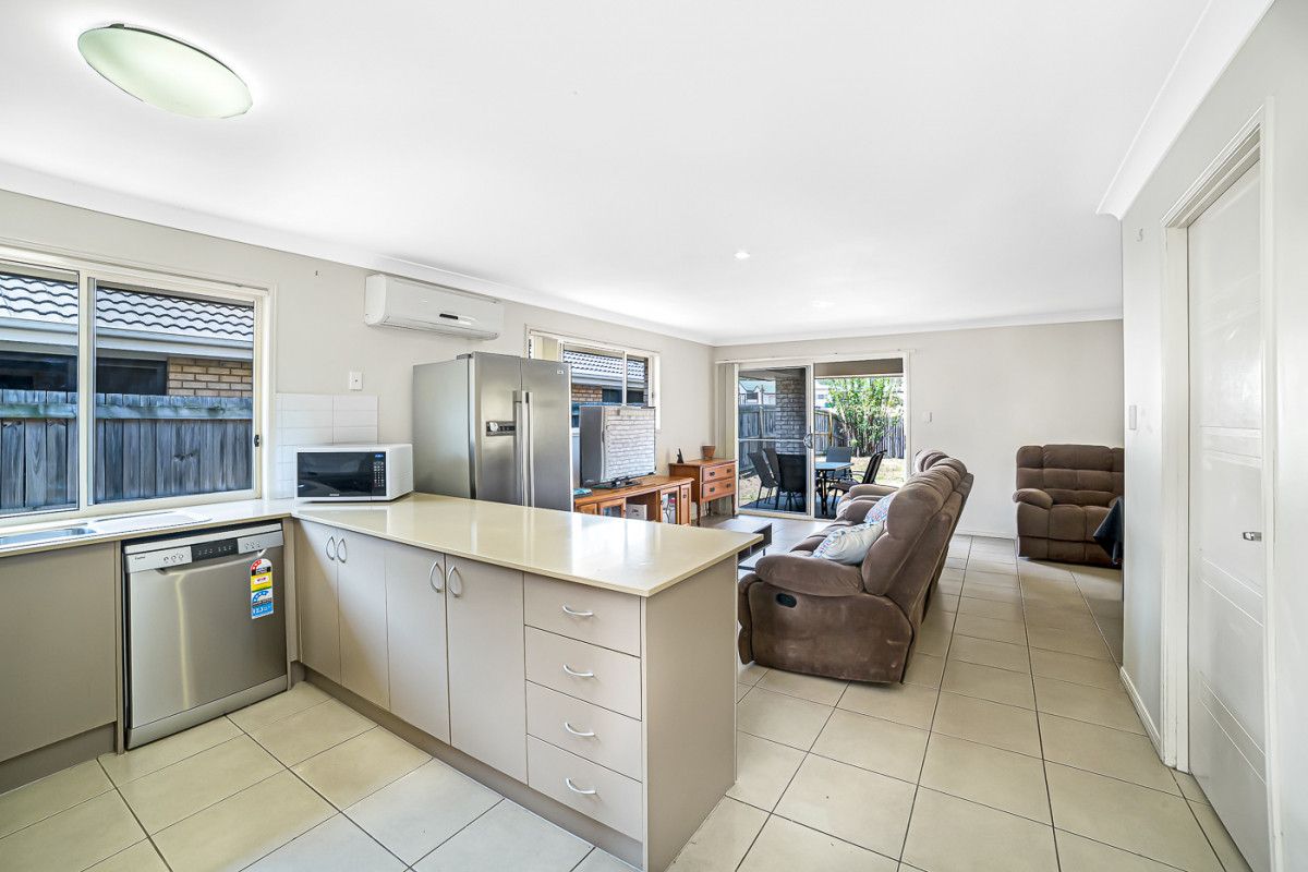 10 May Close, Redbank QLD 4301, Image 2