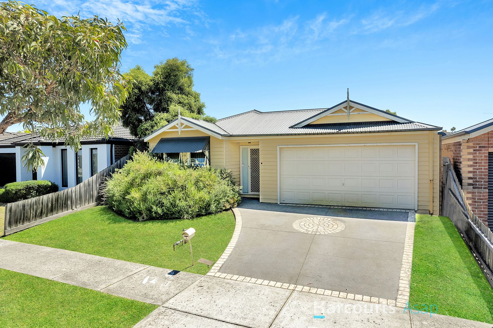 4 Samchelle Place, Pakenham VIC 3810, Image 1