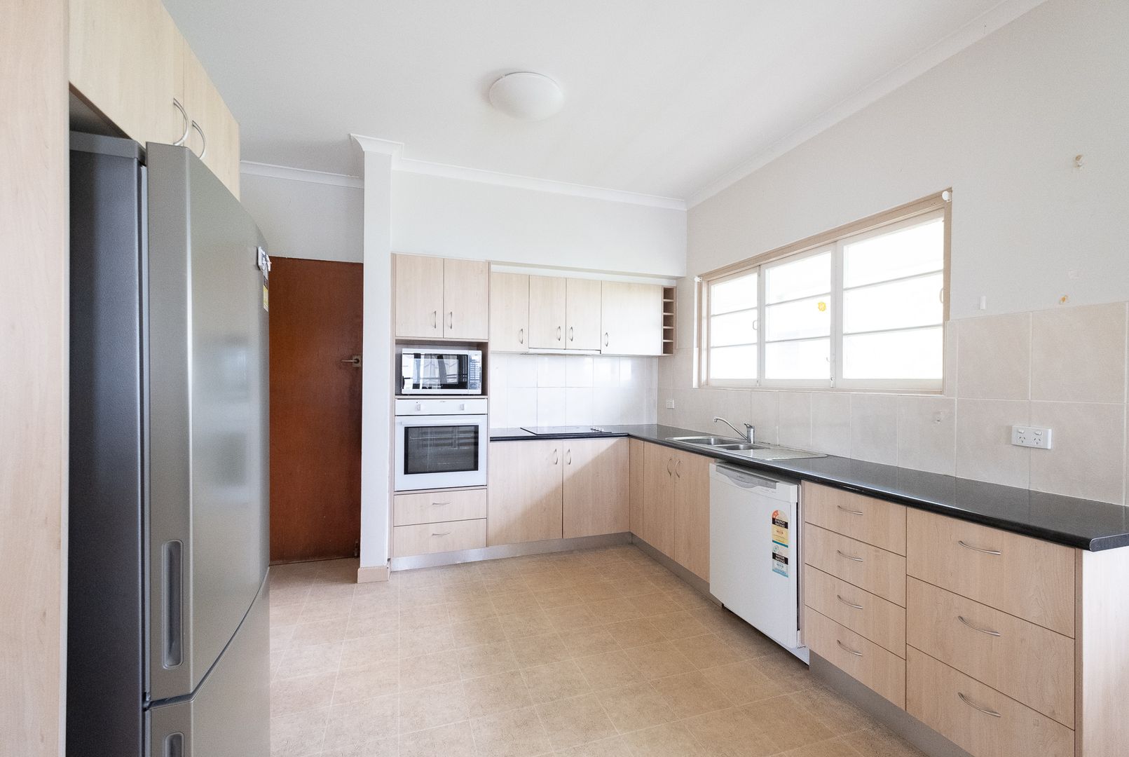 56 Gladstone Road, Highgate Hill QLD 4101, Image 2