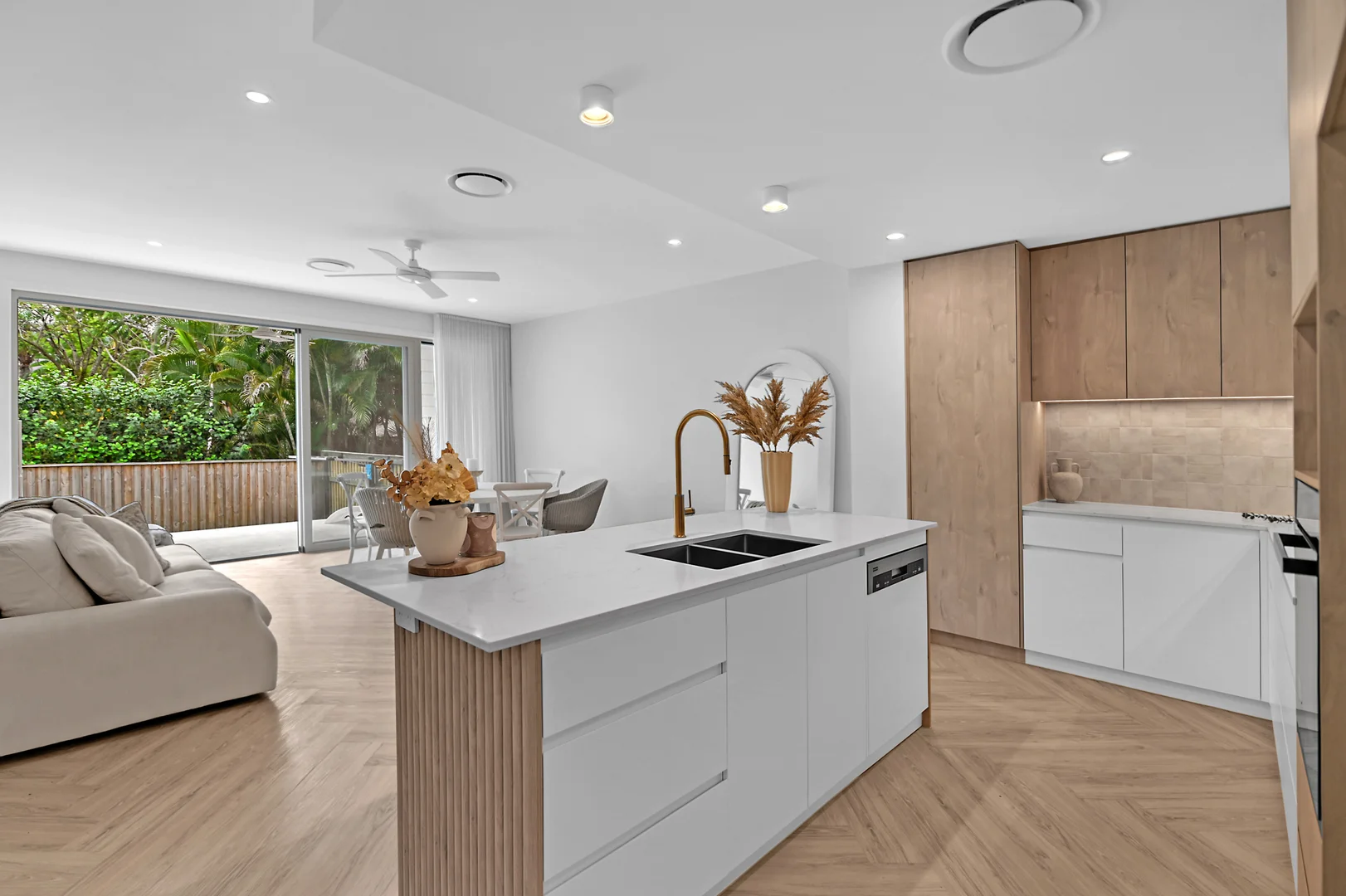 Additional image 3 of 2/51 Broadwater Street, Runaway Bay QLD 4216