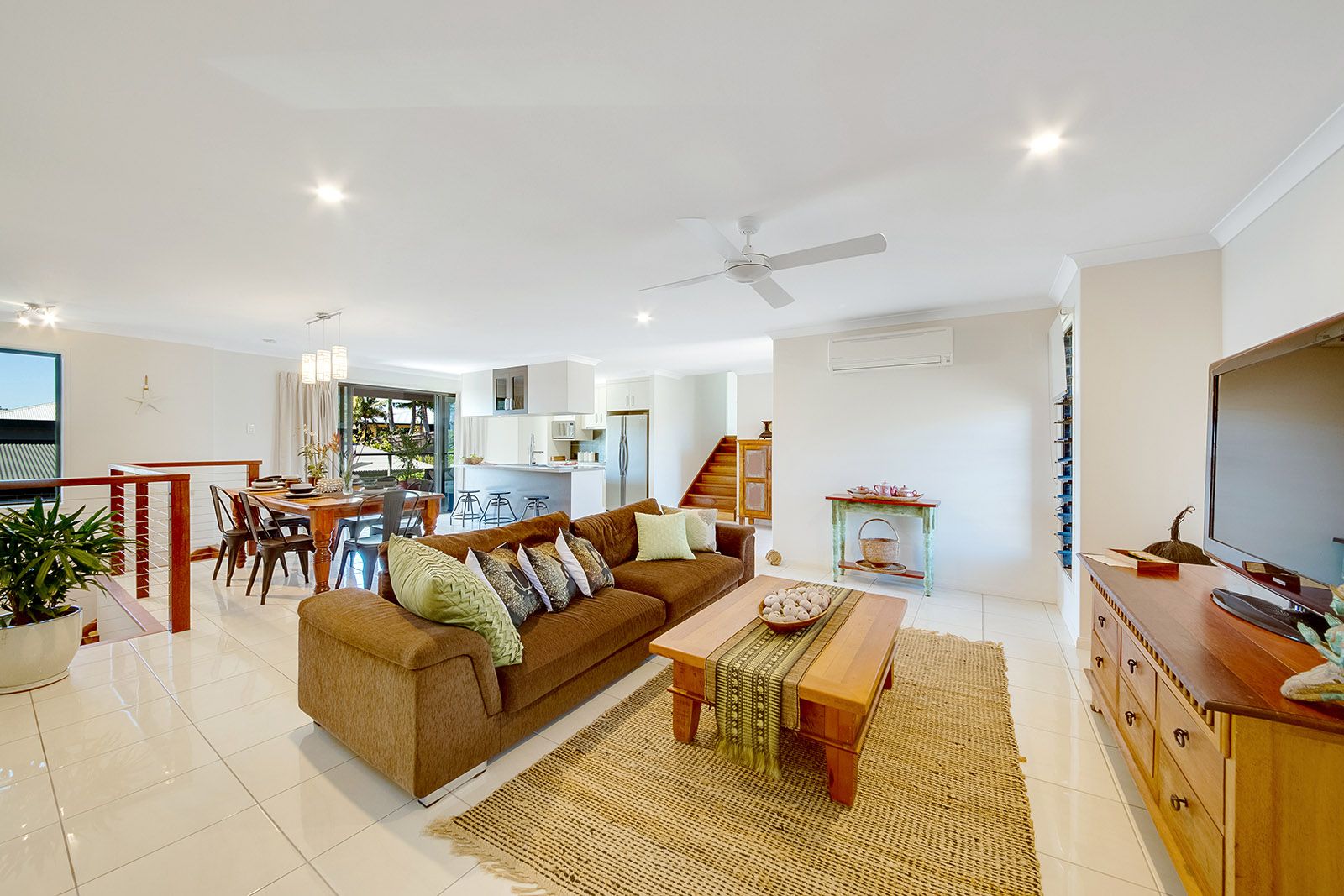 1 Danielle Court, Boyne Island QLD 4680, Image 2